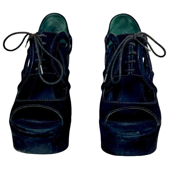 LOUIS VUITTON PLATFORM SANDALS IN BLACK SUEDE - Picture 3 of 10